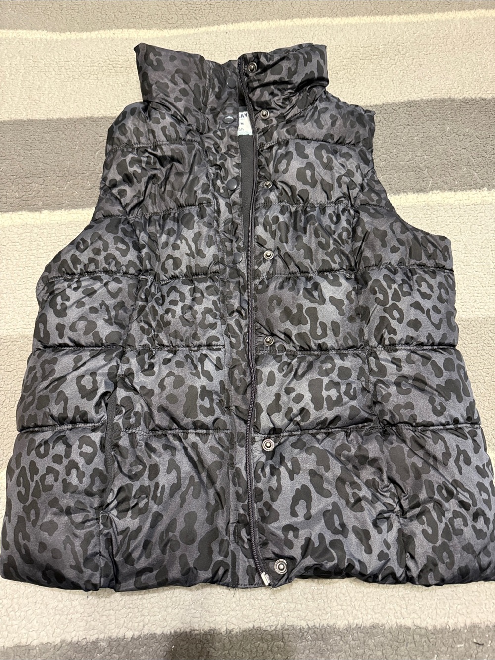 Womens Quilted Animal Print Puffer Vest - Black/Grey